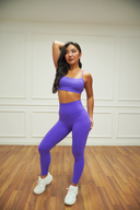 Women's open-back active two-piece set, front view on model — DWEGO